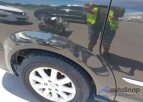 2014 Chrysler Town & Country Touring z USA, uszkodzony, nr VIN 2C4RC1BG9ER195236